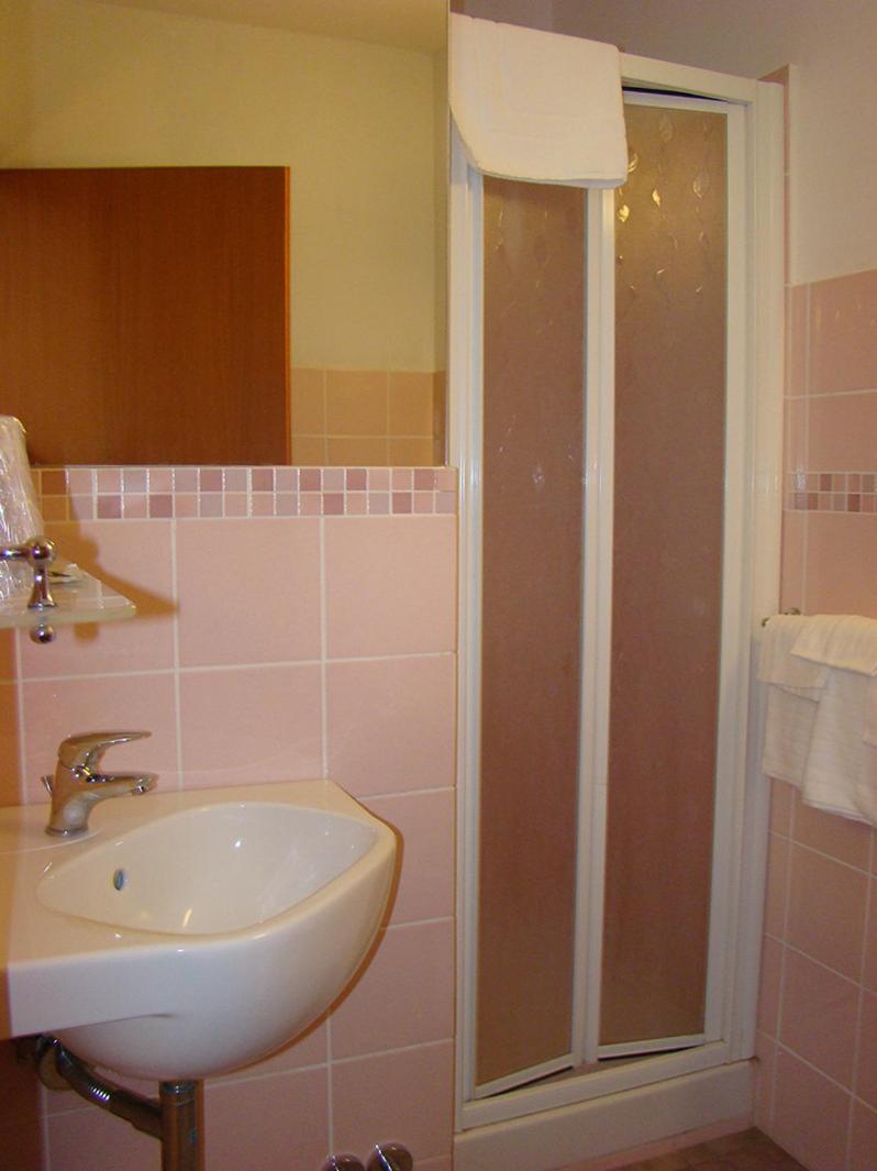 B&B Soggiorno Ponte Rosso Firenze Bagian luar foto